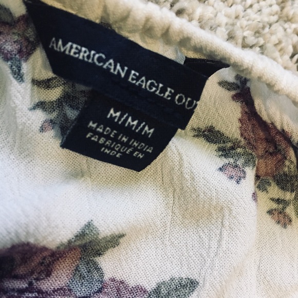 AE cold shoulder top!! ✨ - Picture 3 of 3